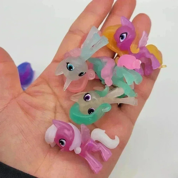 My Little Pony Snow Party Countdown Figure Lot of 20 - Mix Figures Fun Colors - Picture 5 of 5
